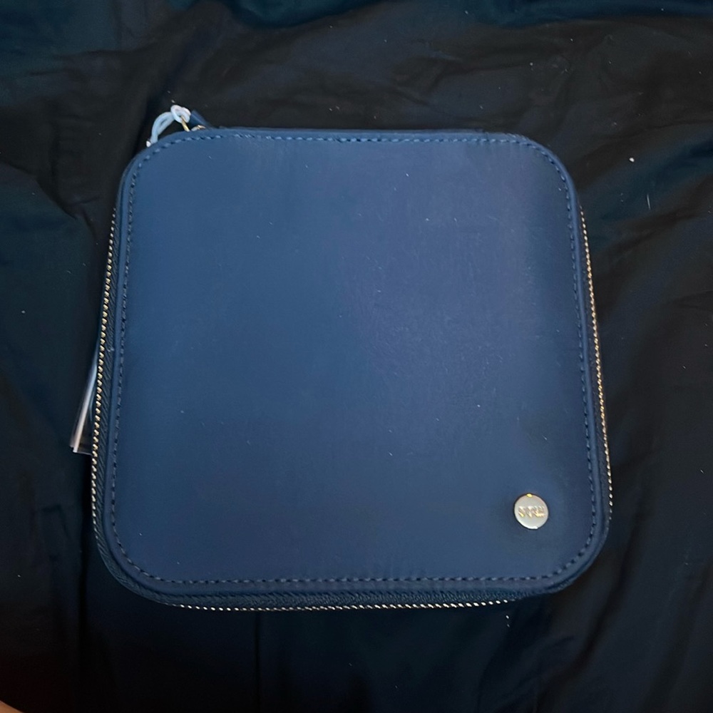 NWT Stoney Clover Lane Travel Case in Sapphire (Nylon)